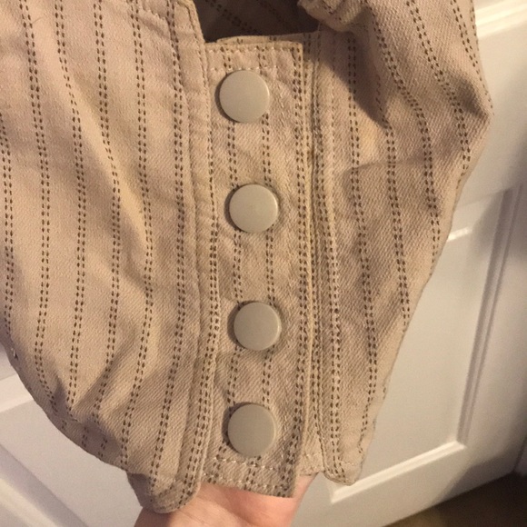 Vest - Picture 2 of 7